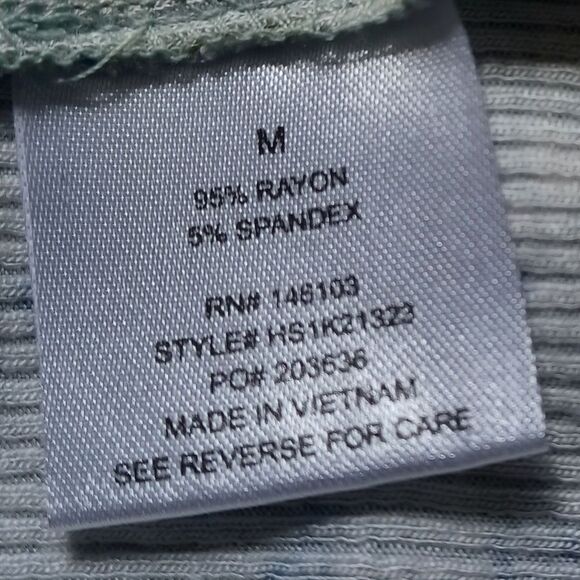 HIPPIE ROSE Juniors' Long-Sleeve Henley Floral T-Shirt Green Medium - Picture 10 of 13